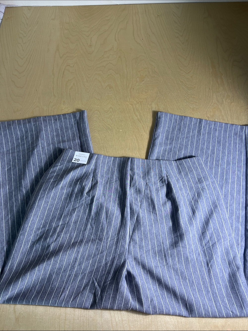 Lane Bryant Gray Pinstripe Wide Leg high rise Pants size 20 - Picture 3 of 8